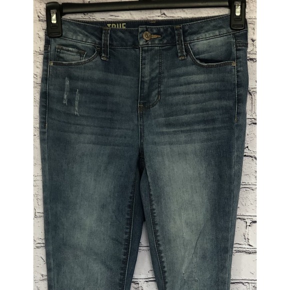 TRUE CRAFT Junior Jeans Mid Rise Skinny Size 3 Distressed Blue 5 Pocket EUC - Picture 2 of 7